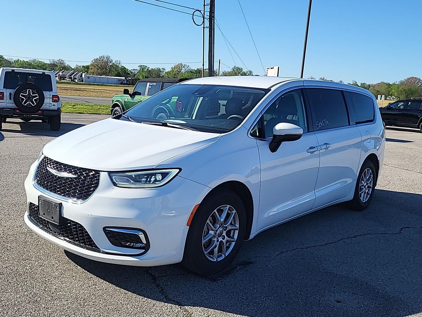 2023 Chrysler Pacifica Touring L
