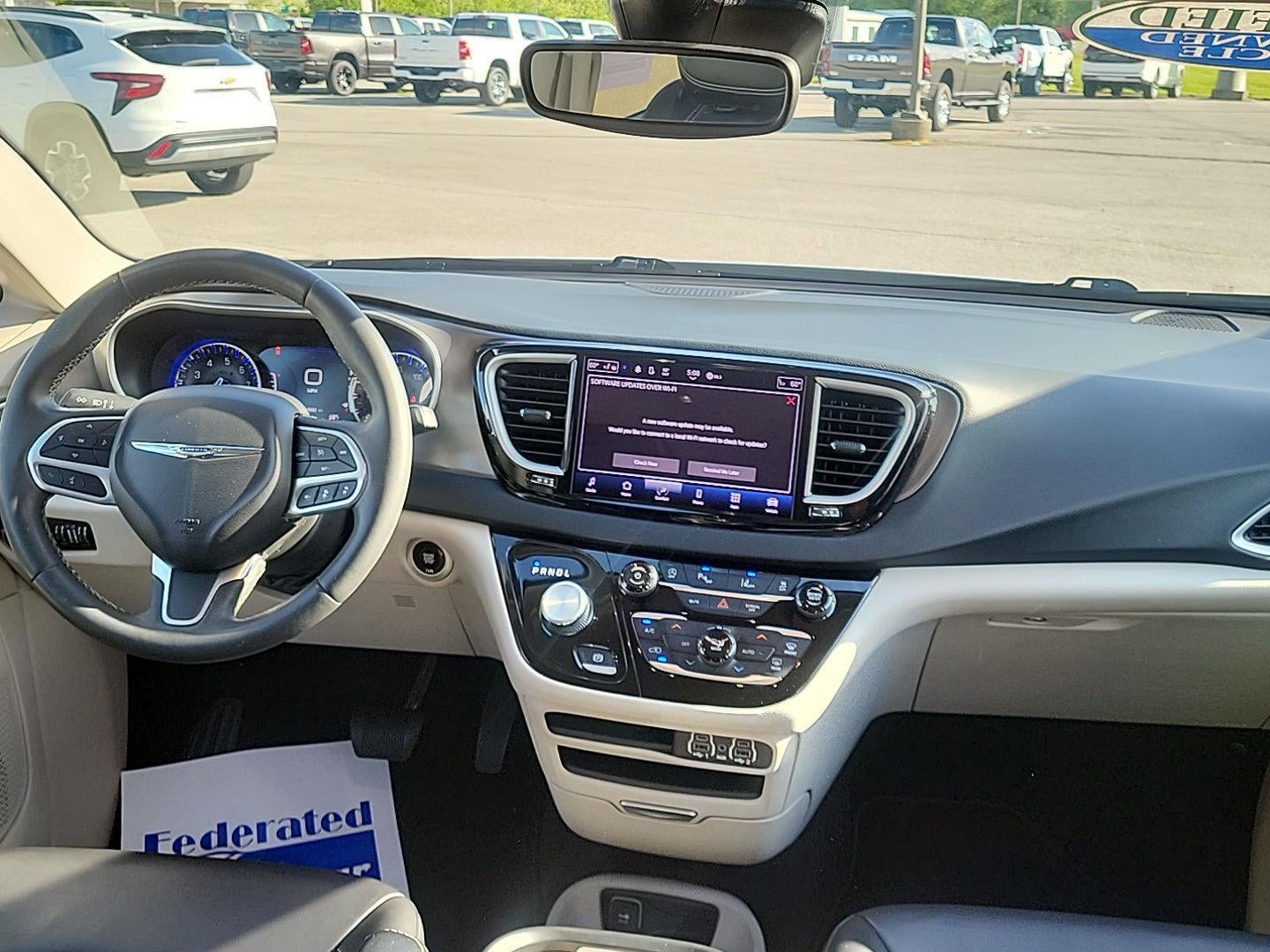 2023 Chrysler Pacifica Touring L