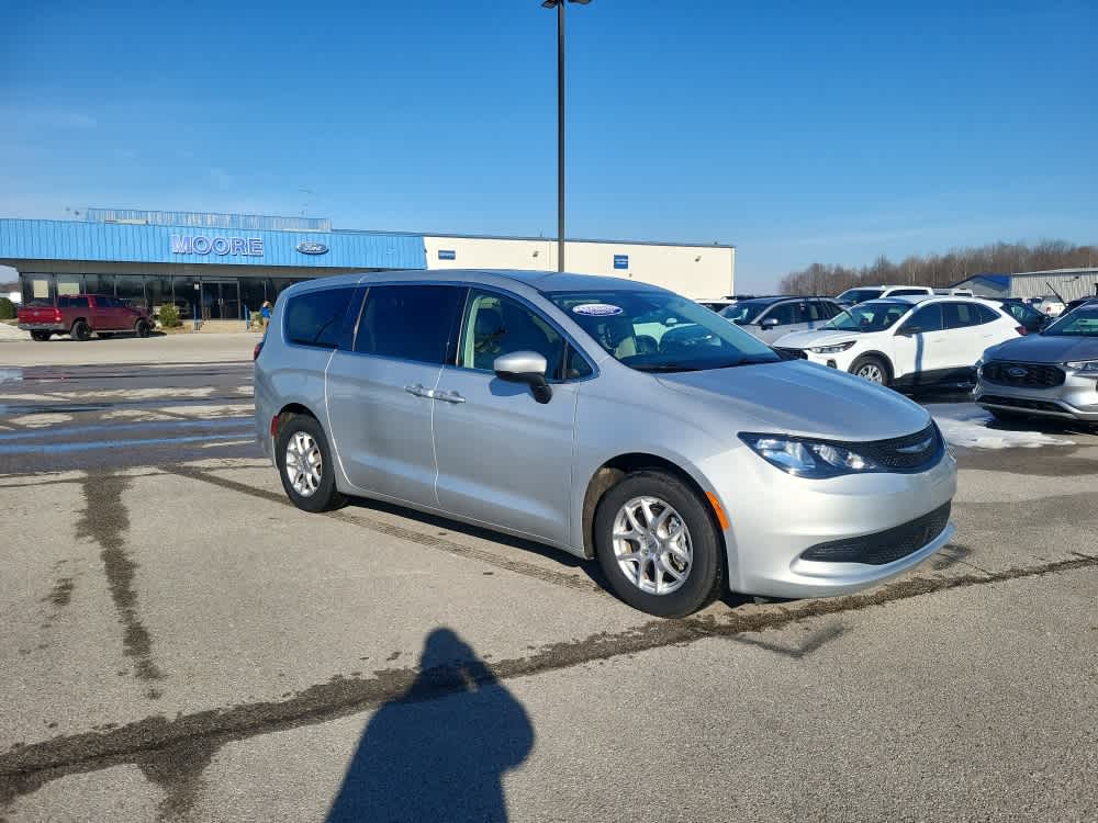2023 Chrysler Voyager LX