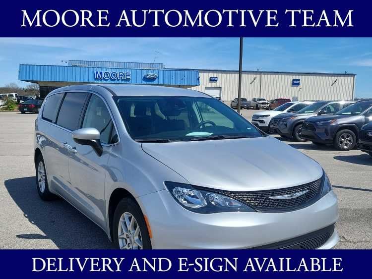 2023 Chrysler Voyager LX