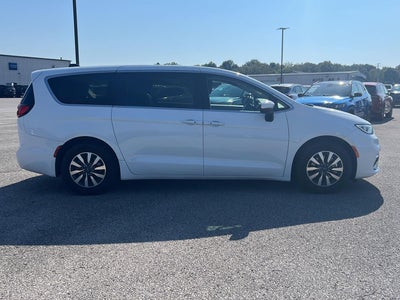 2023 Chrysler Pacifica Hybrid Touring L