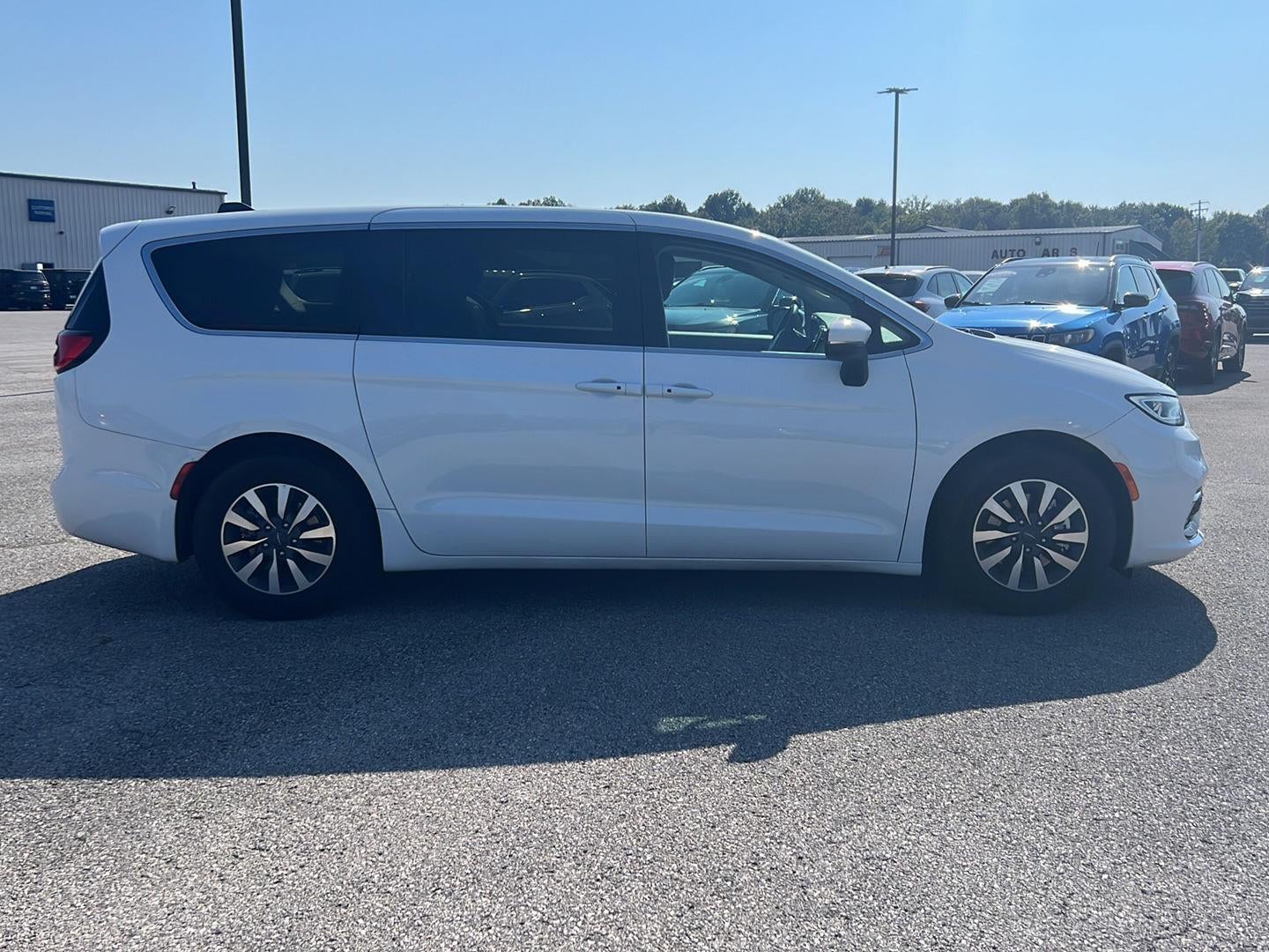 2023 Chrysler Pacifica Hybrid Touring L