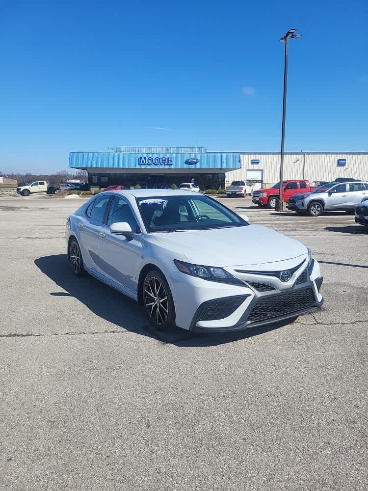 2024 Toyota Camry SE