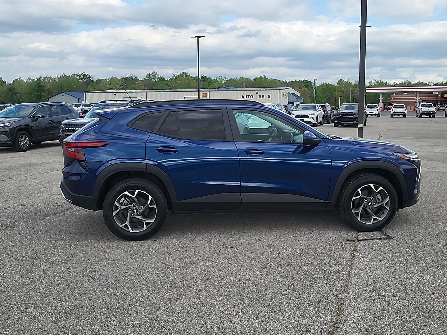 2024 Chevrolet Trax LT