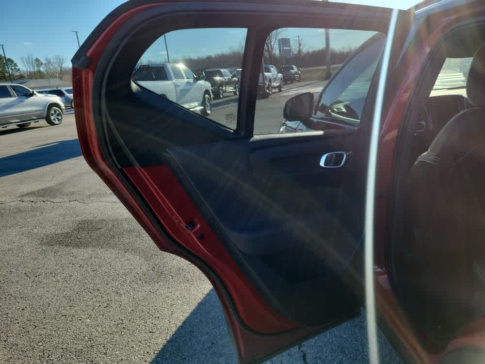 2020 Volvo XC40 R-Design