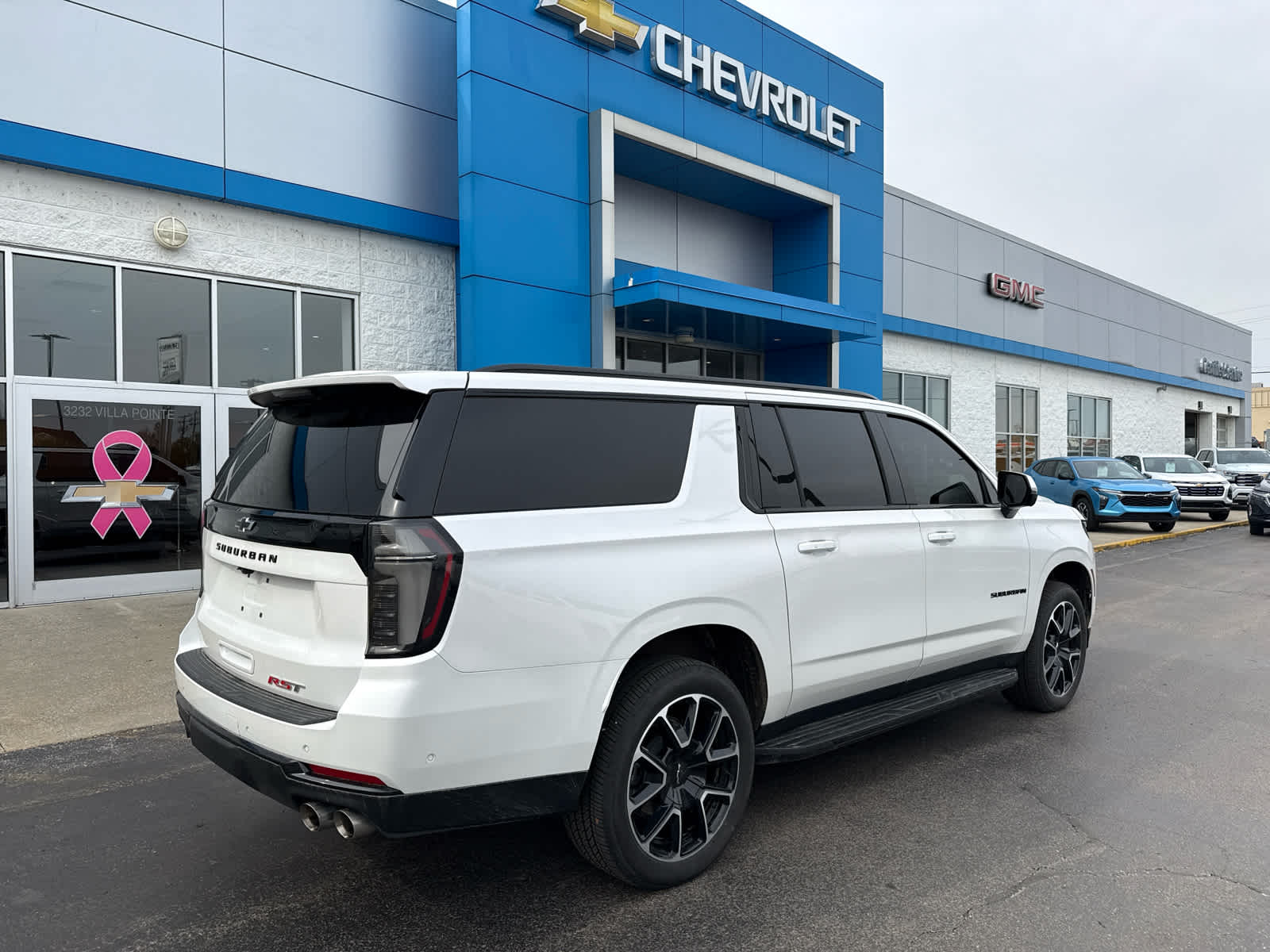 2025 Chevrolet Suburban RST