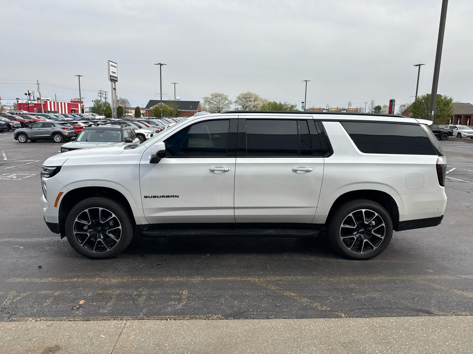 2025 Chevrolet Suburban RST