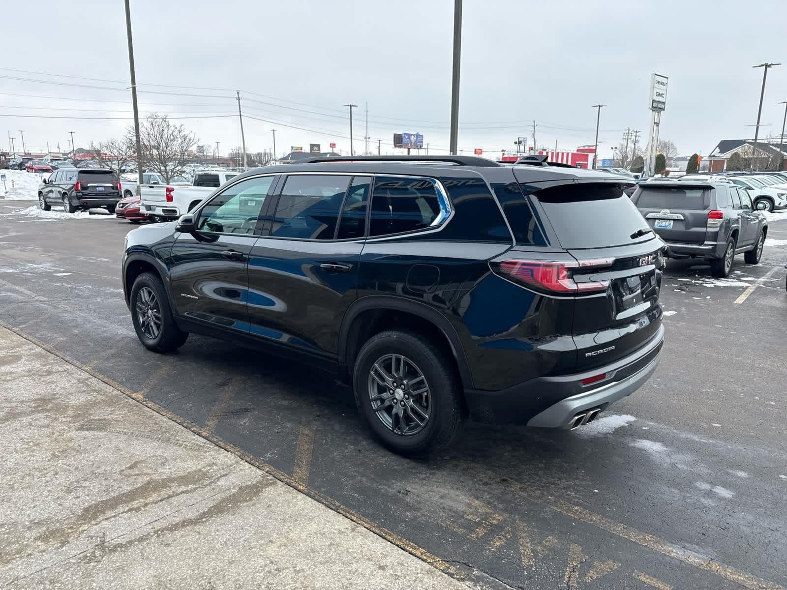 2025 GMC Acadia Elevation