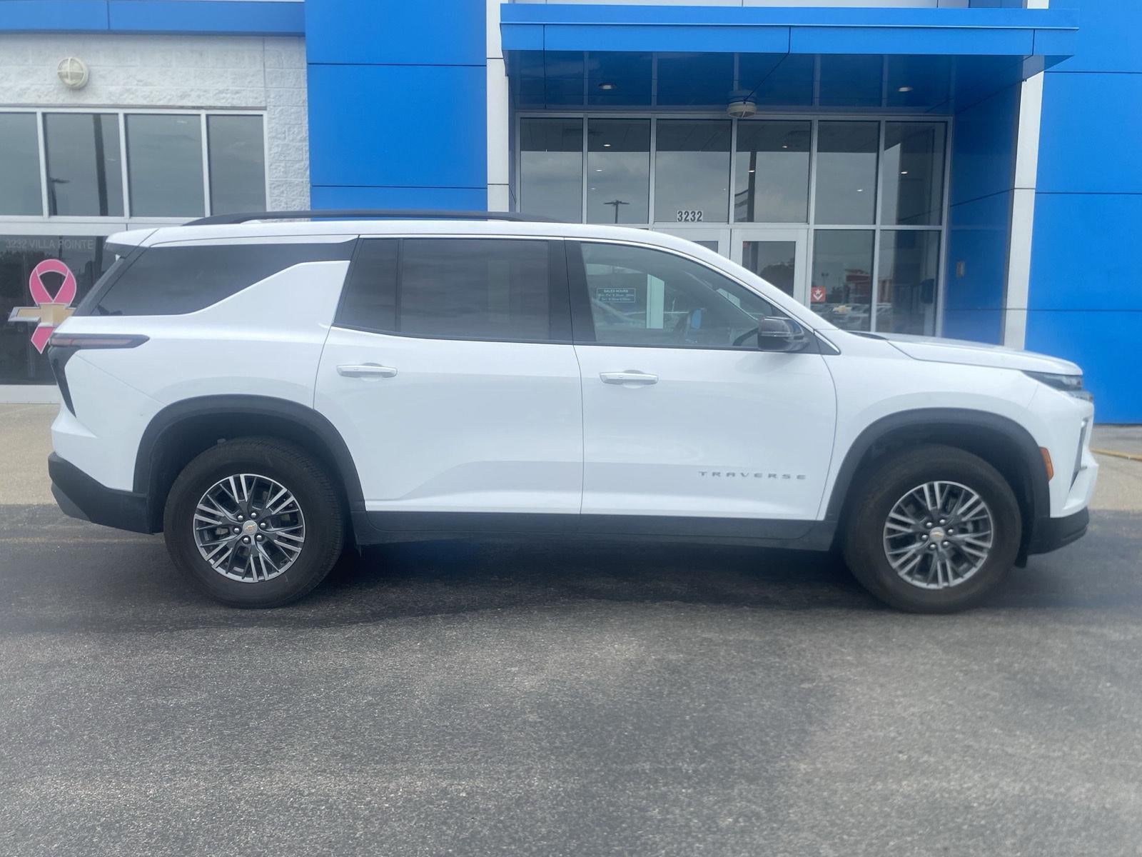 2025 Chevrolet Traverse LT