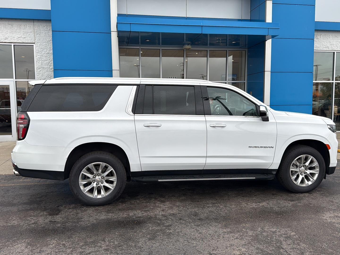 2023 Chevrolet Suburban Premier