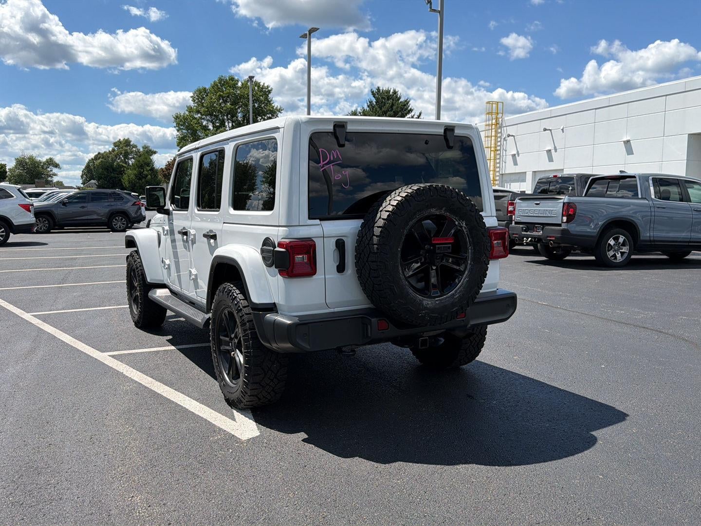 2021 Jeep WRANGLER UNLIMITED SAHARA