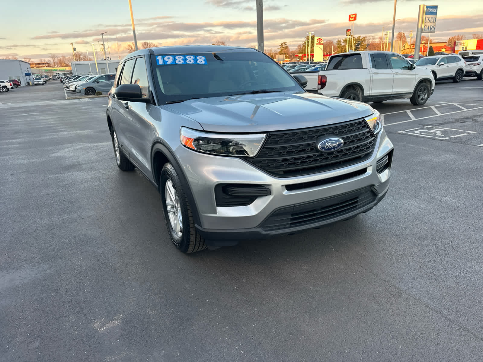 2023 Ford Explorer Base