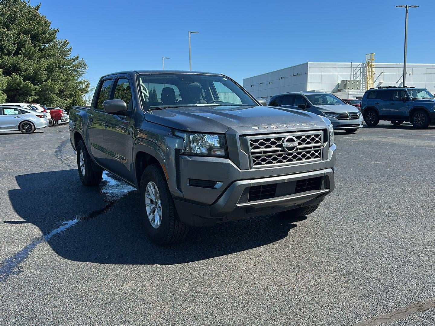 2024 Nissan Frontier SV