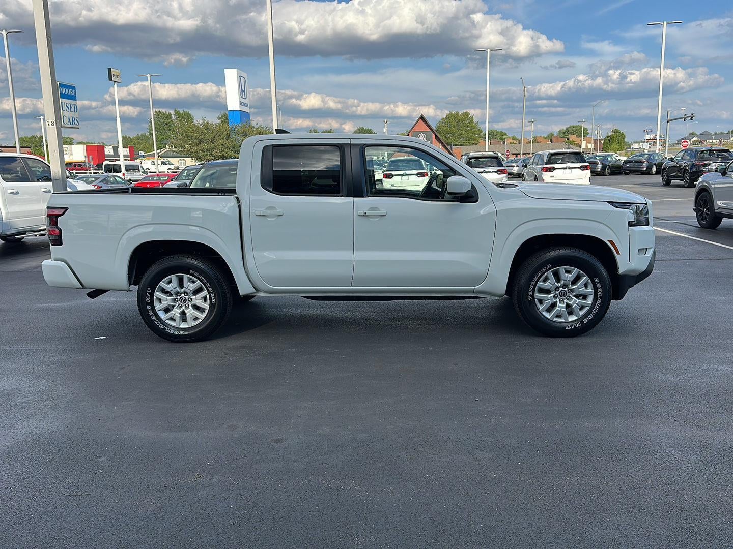 2023 Nissan Frontier SV