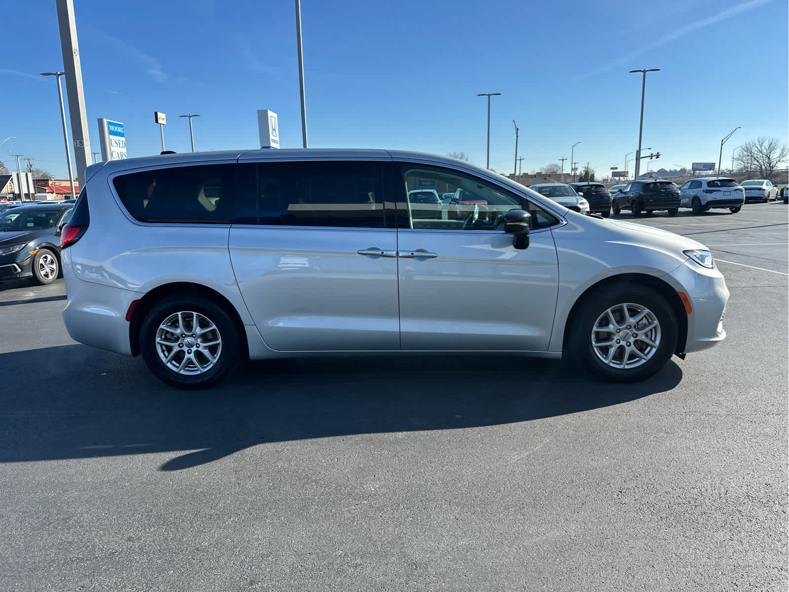 2024 Chrysler Pacifica Touring L