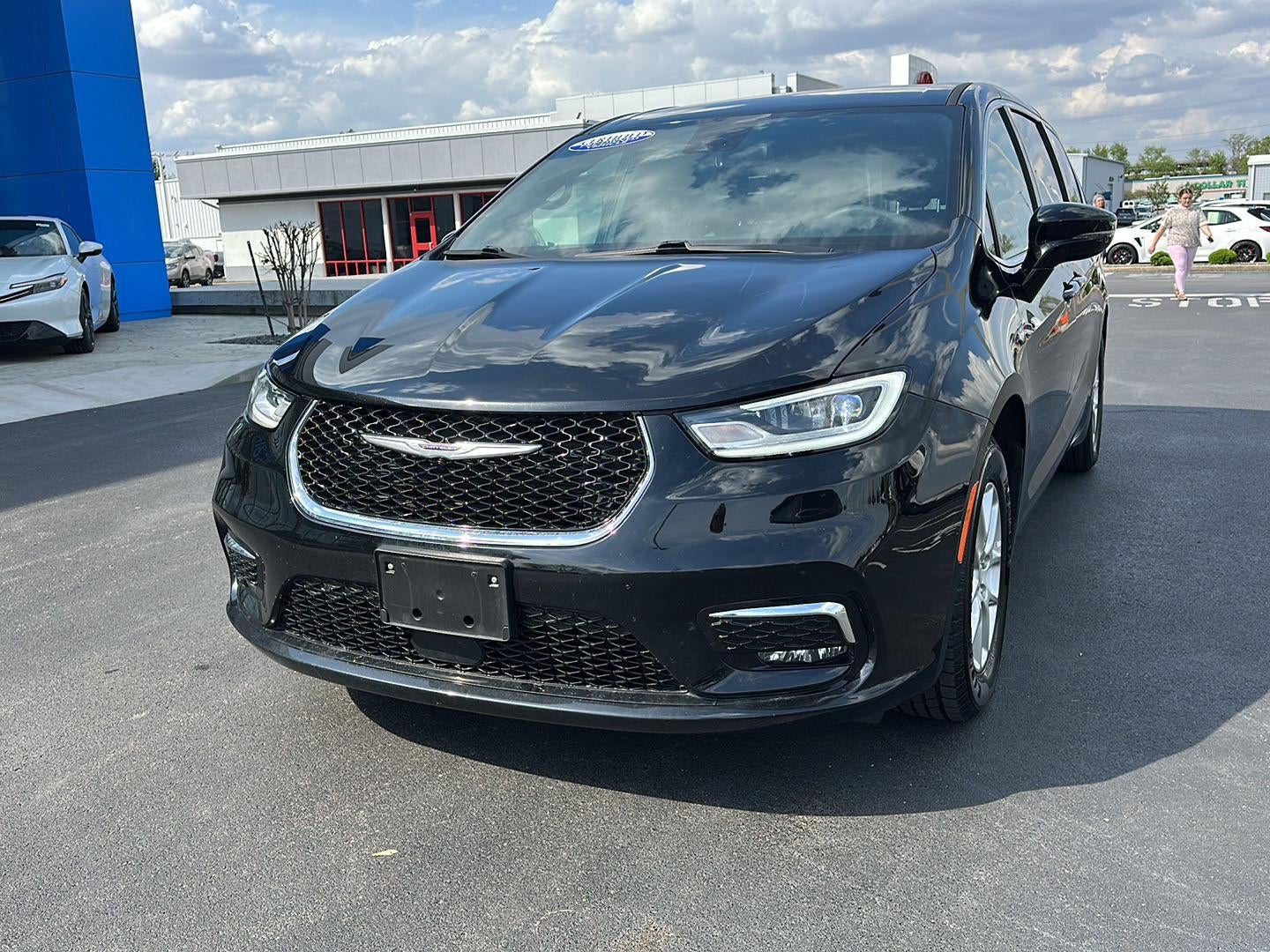 2025 Chrysler Pacifica Select