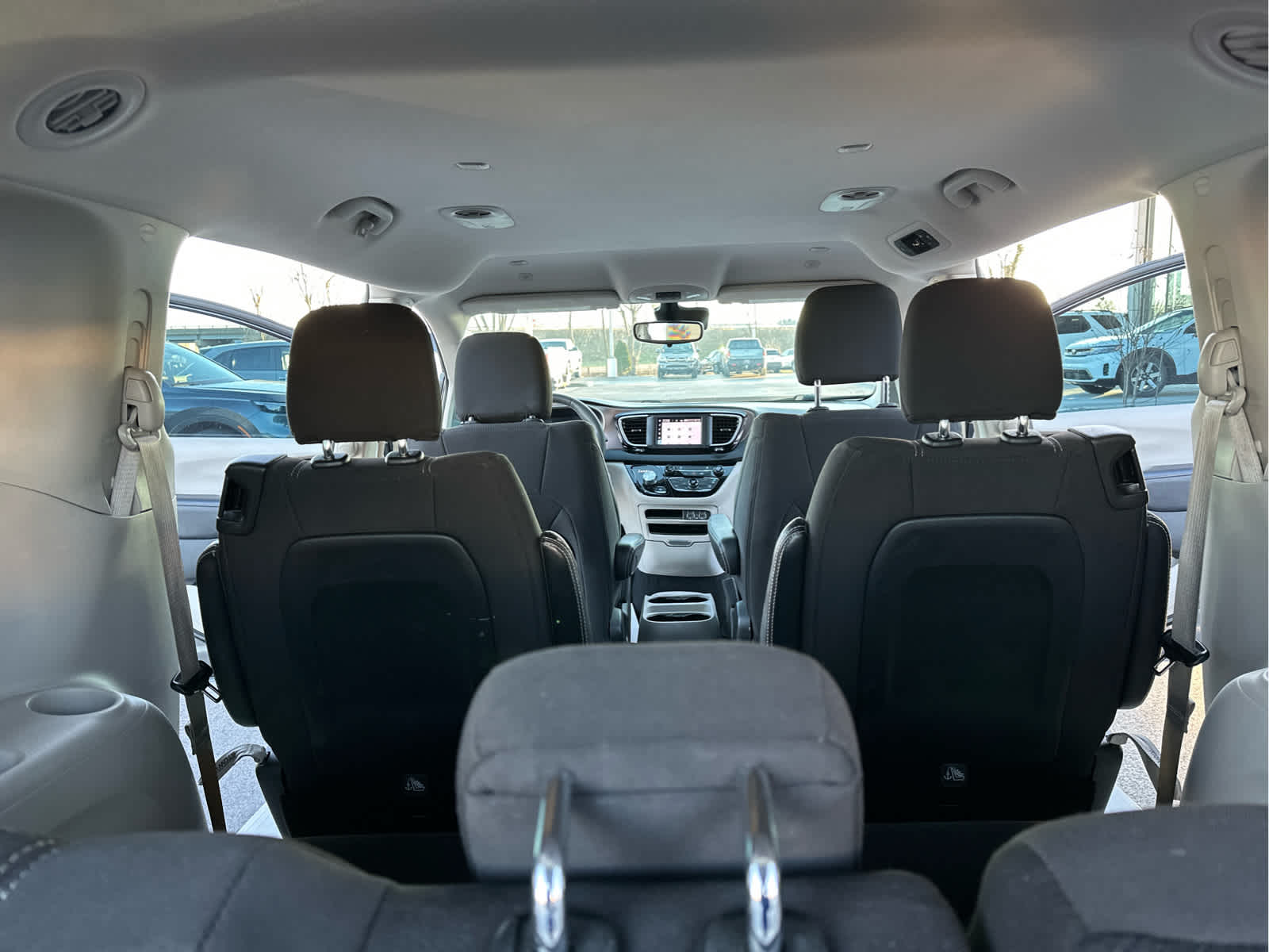 2023 Chrysler Voyager LX