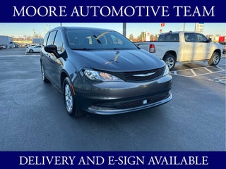 2023 Chrysler Voyager LX