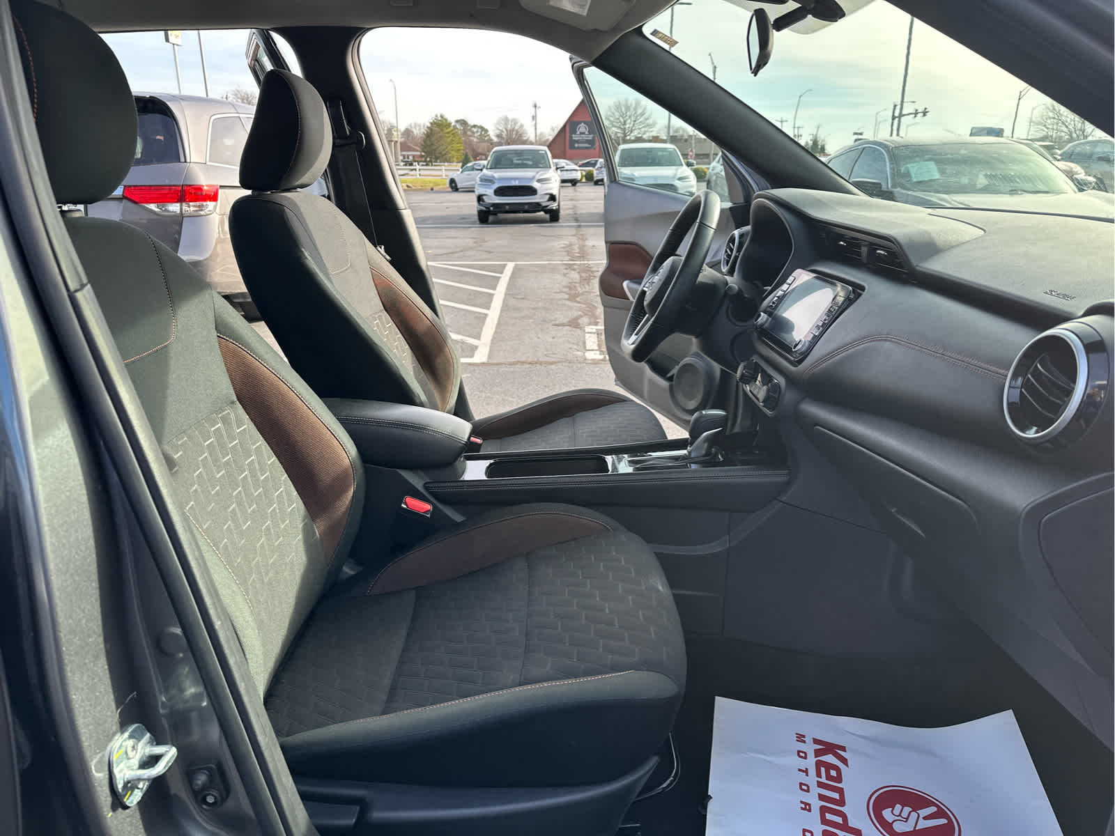 2024 Nissan Kicks SR