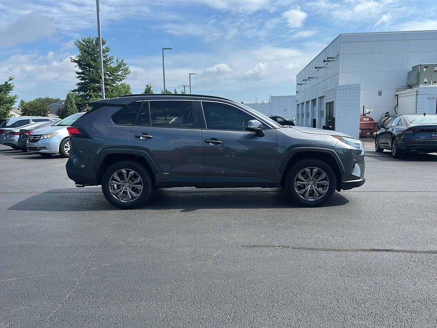 2022 Toyota RAV4 Hybrid XLE Premium