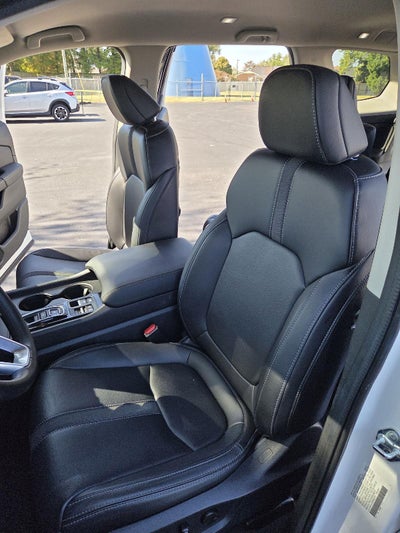 2023 Honda Pilot EX-L w/Rear Captain's Chairs