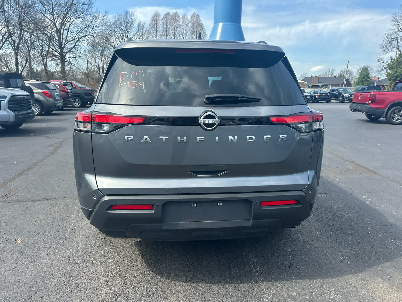 2025 Nissan Pathfinder SV