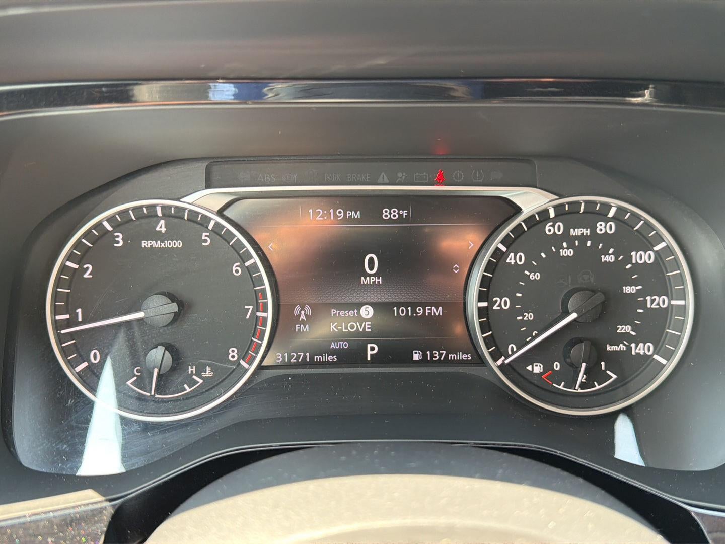 2025 Nissan Pathfinder SV