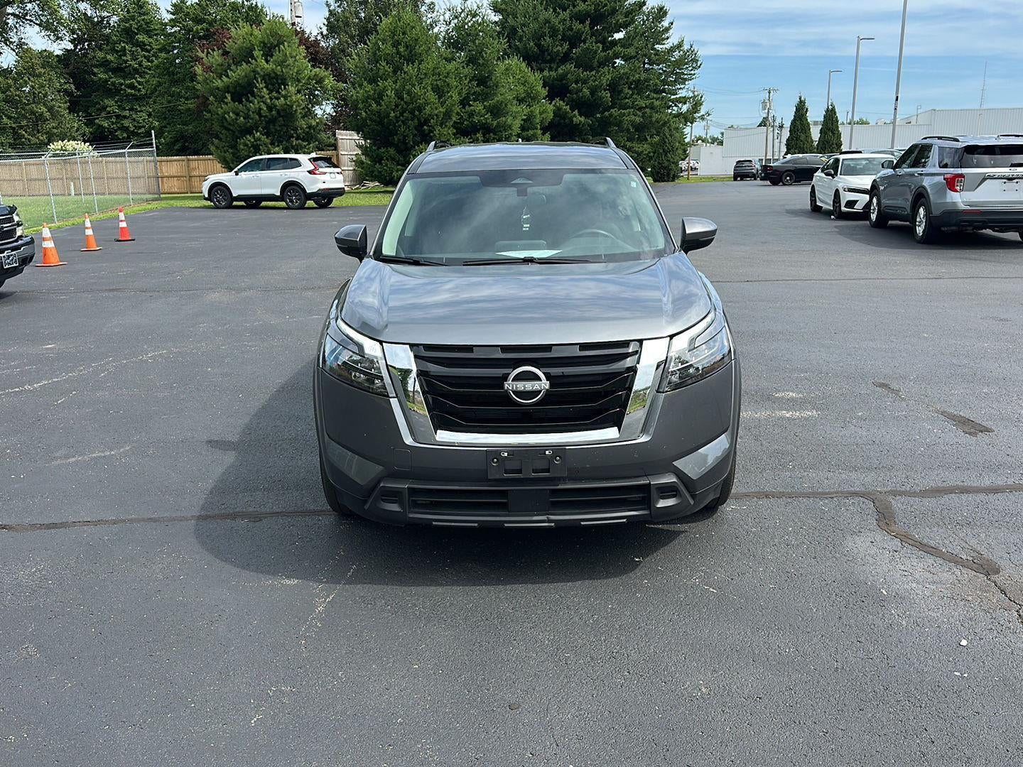 2025 Nissan Pathfinder SV