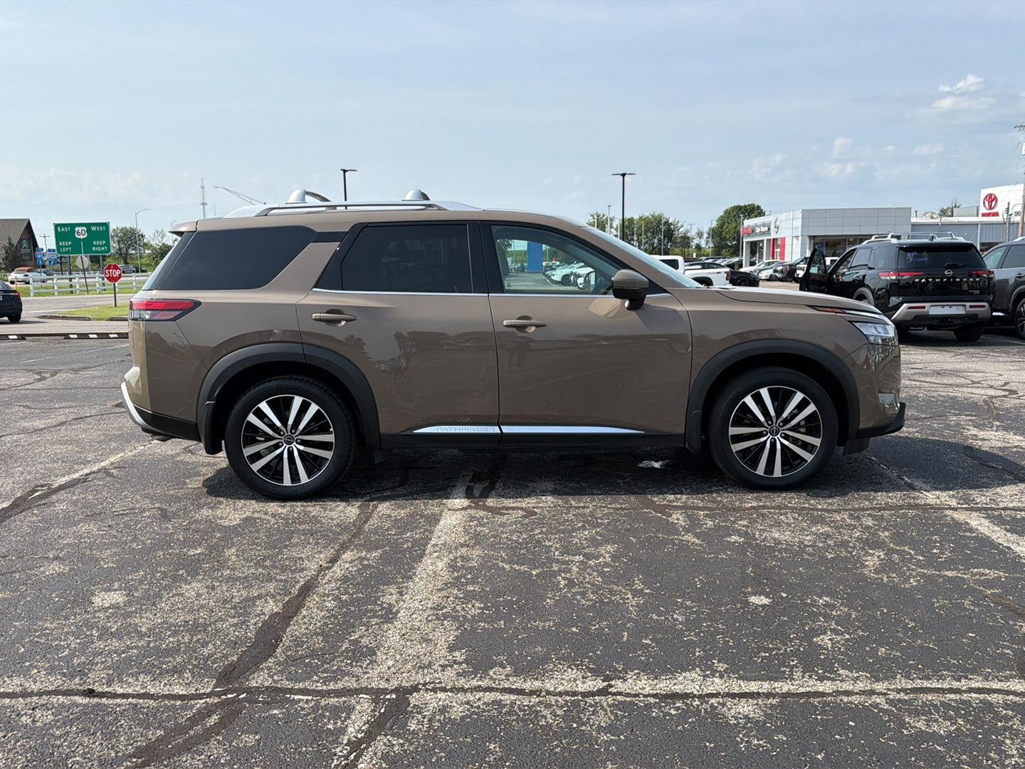 2024 Nissan Pathfinder Platinum