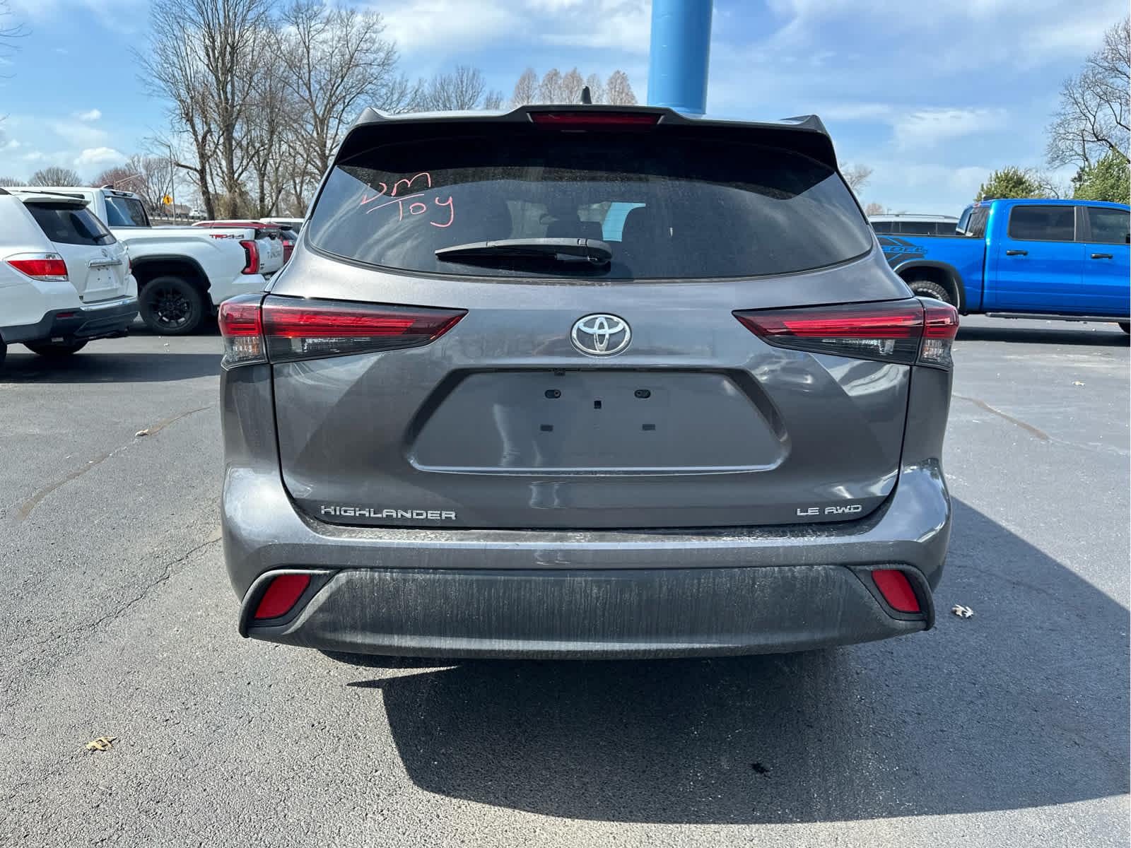 2024 Toyota Highlander LE