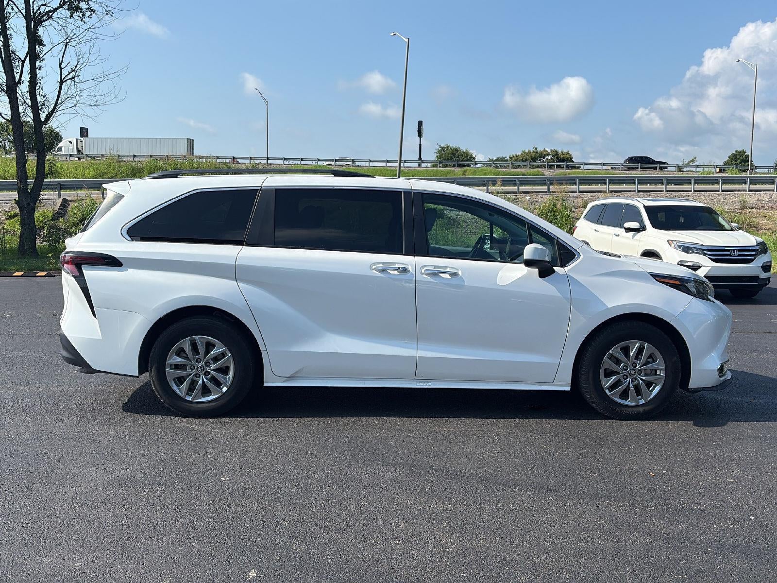 2024 Toyota Sienna XLE
