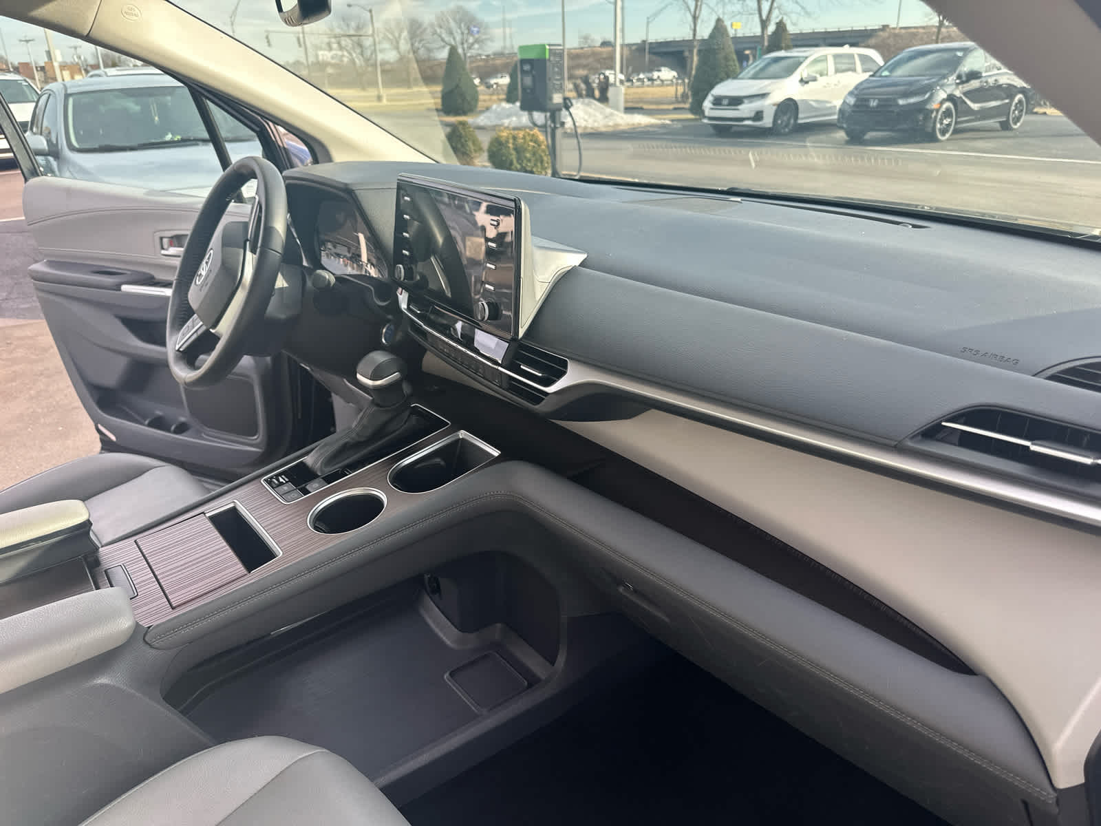 2024 Toyota Sienna XLE