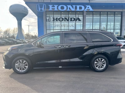 2024 Toyota Sienna XLE