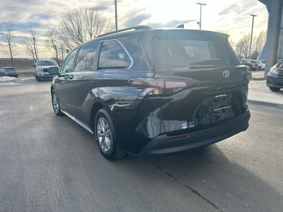 2024 Toyota Sienna XLE