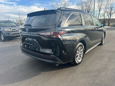 2024 Toyota Sienna XLE