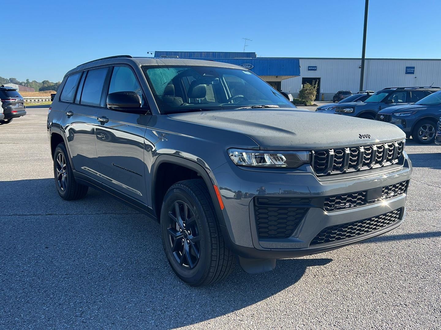2027 Jeep Grand Cherokee L Laredo