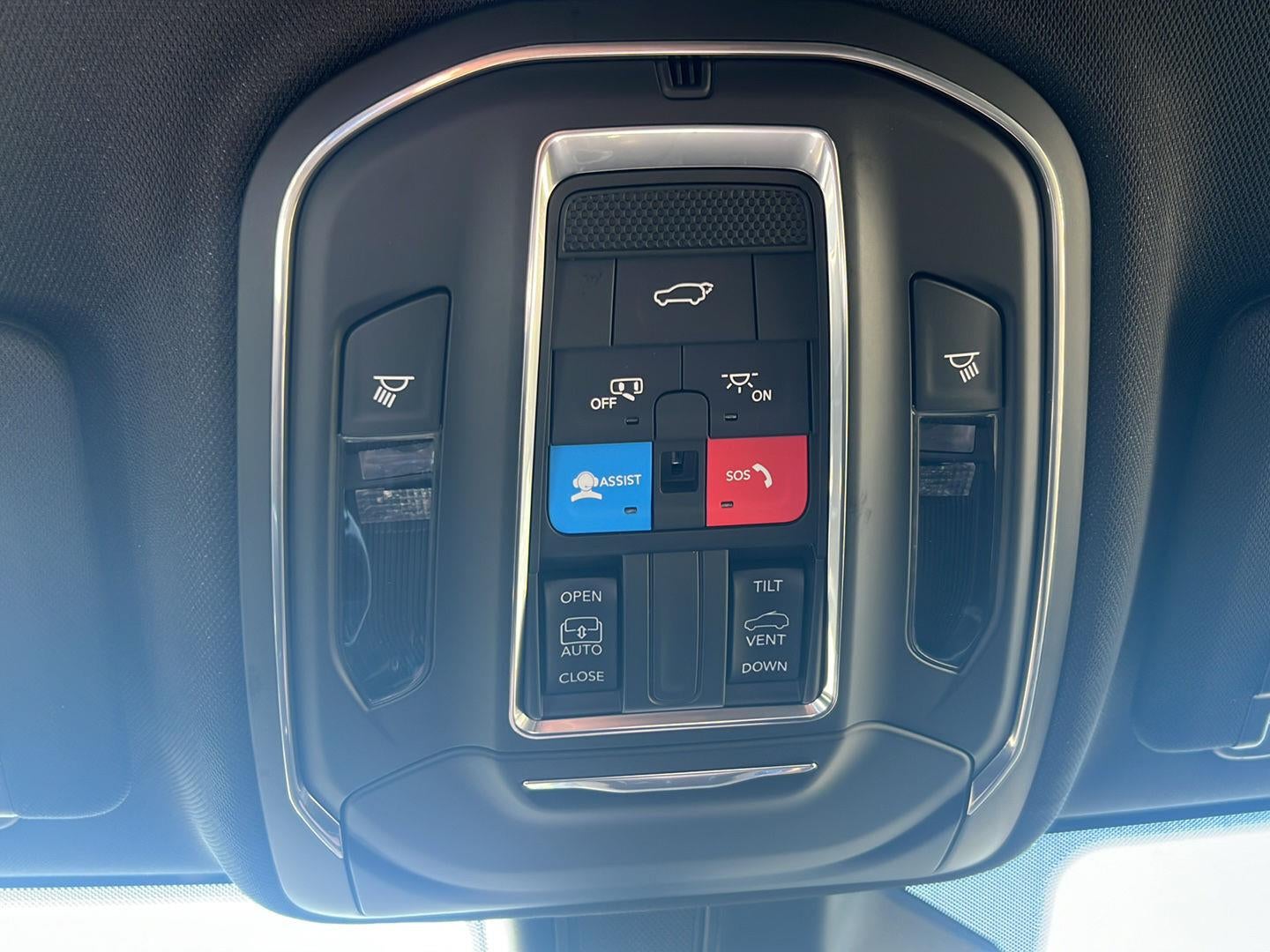 2027 Jeep Grand Cherokee L Laredo Altitude