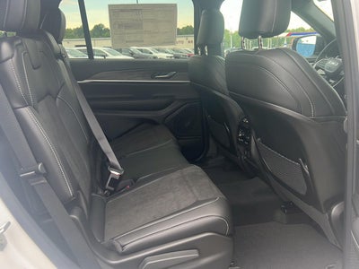 2026 Jeep Grand Cherokee L Laredo Altitude