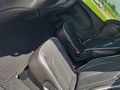 2027 Chrysler Pacifica Limited