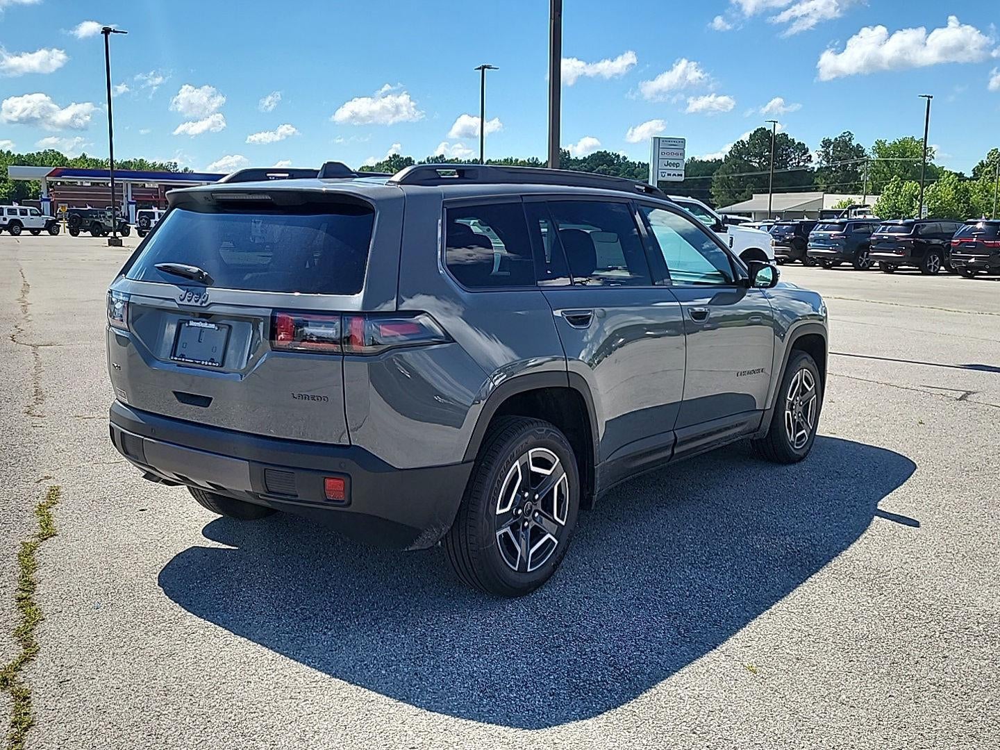 2026 Jeep Cherokee Laredo