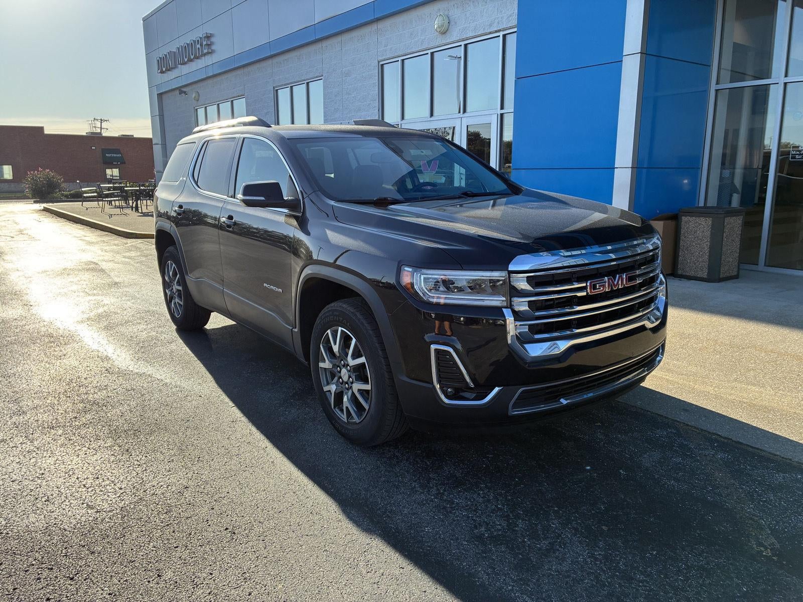 2023 GMC Acadia SLT