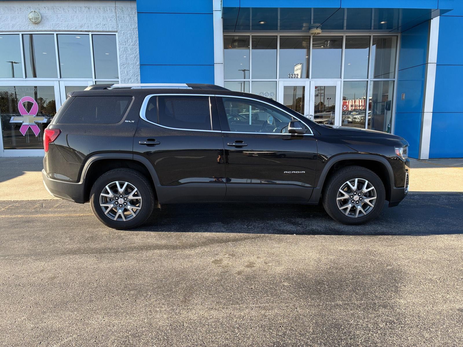 2023 GMC Acadia SLT
