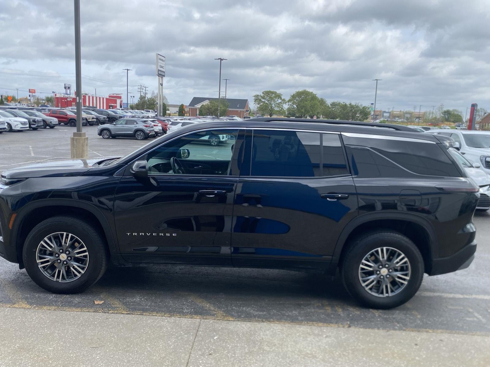 2025 Chevrolet Traverse FWD LT
