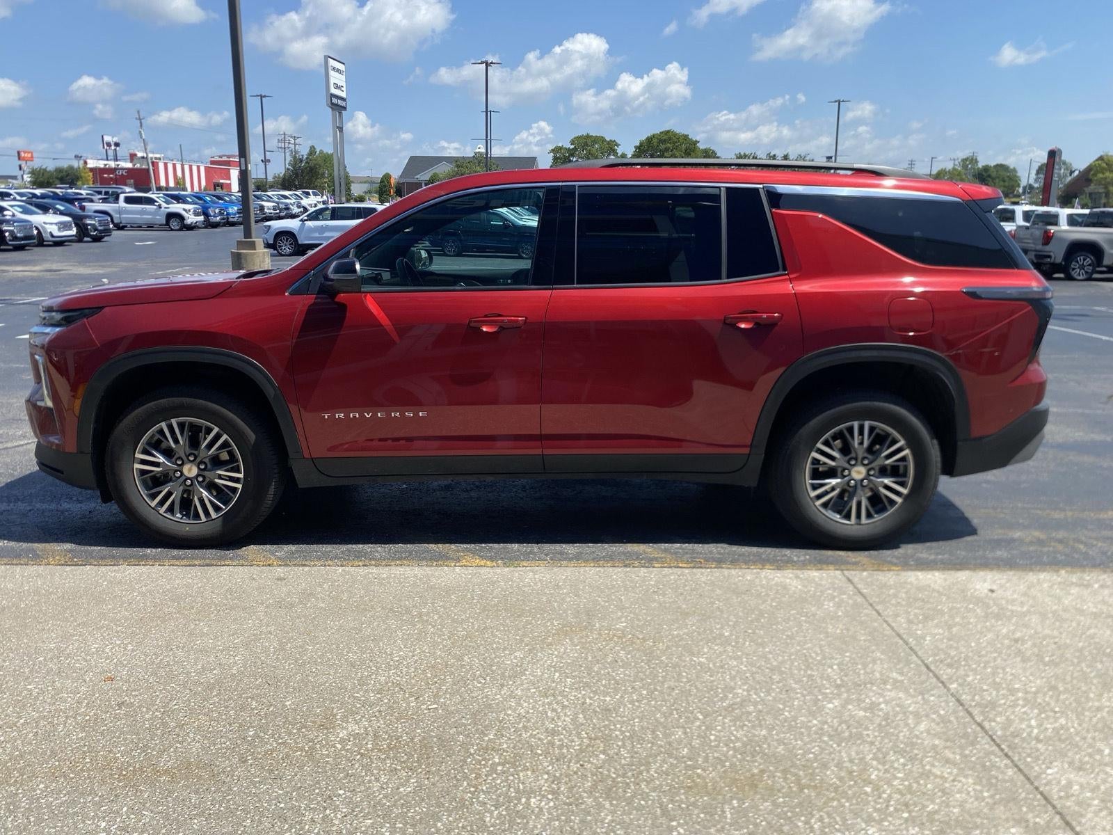 2025 Chevrolet Traverse FWD LT