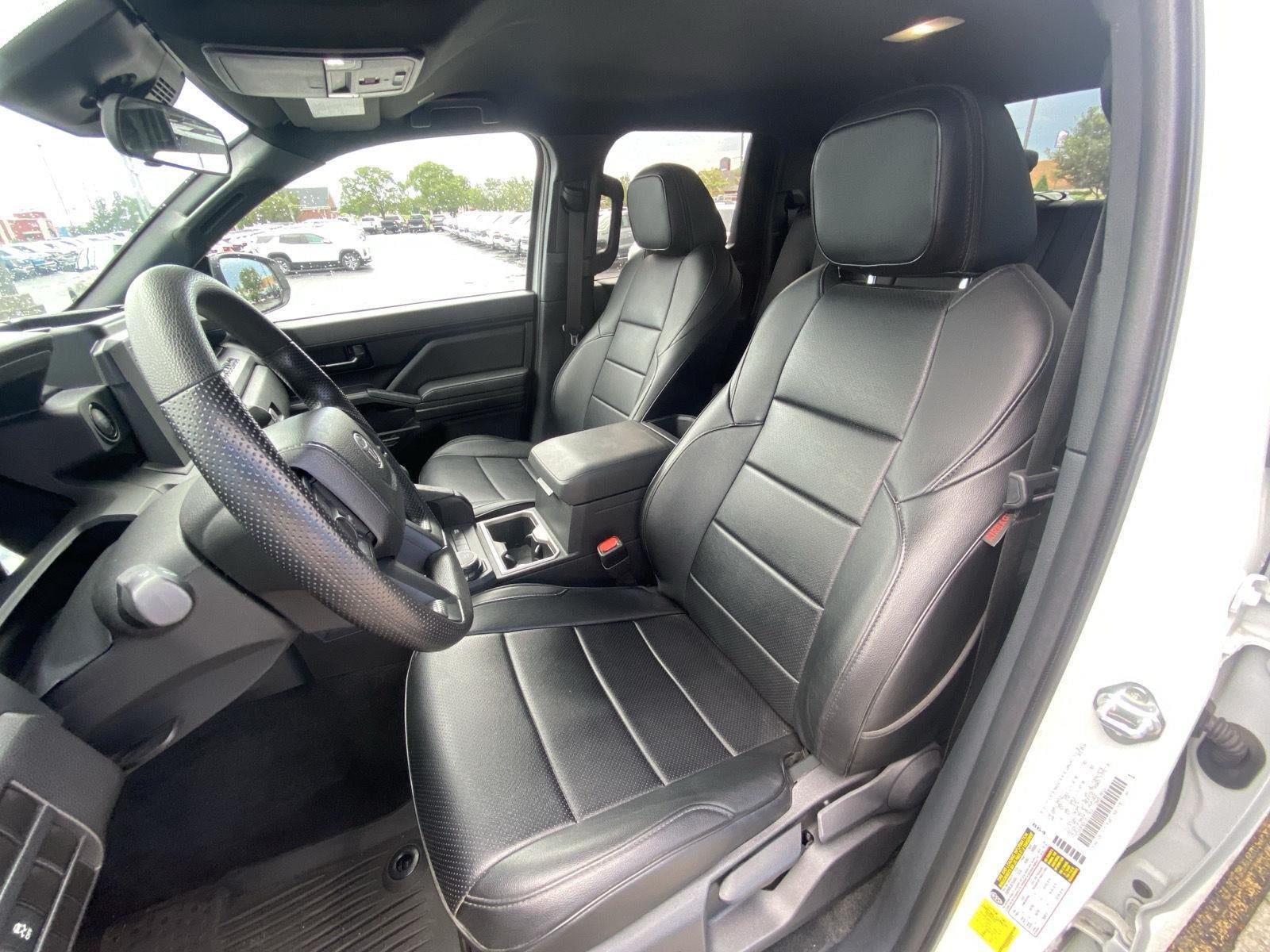 2024 TOYOTA TRUCK TACOMA 4WD SR